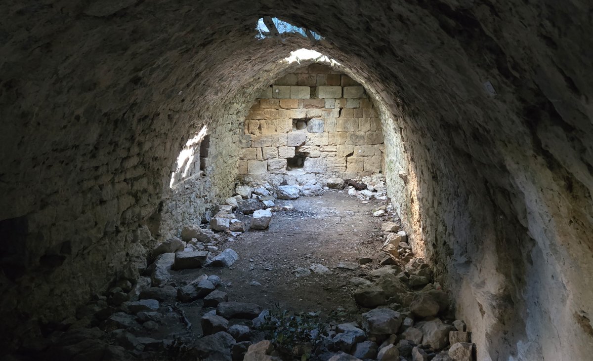 Le tinal,  vocation vinicole, dans le btiment 3. Photo : Christophe Colrat