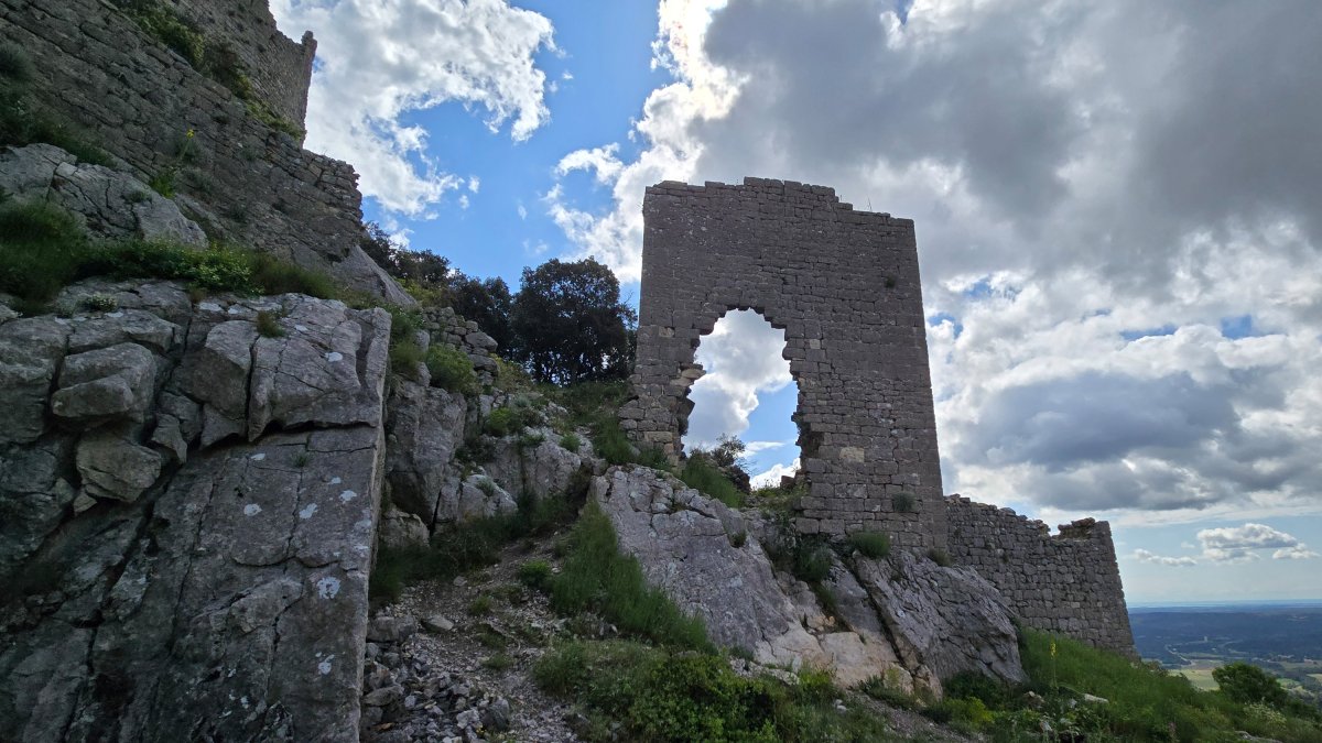 La brche du mur ouest du logis de la zone 14, tat 2025. Photo : Christophe Colrat